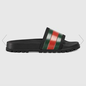 GUCCI MEN'S WEB RUBBER SLIDE SANDAL - Green and Red, Size US 5.5